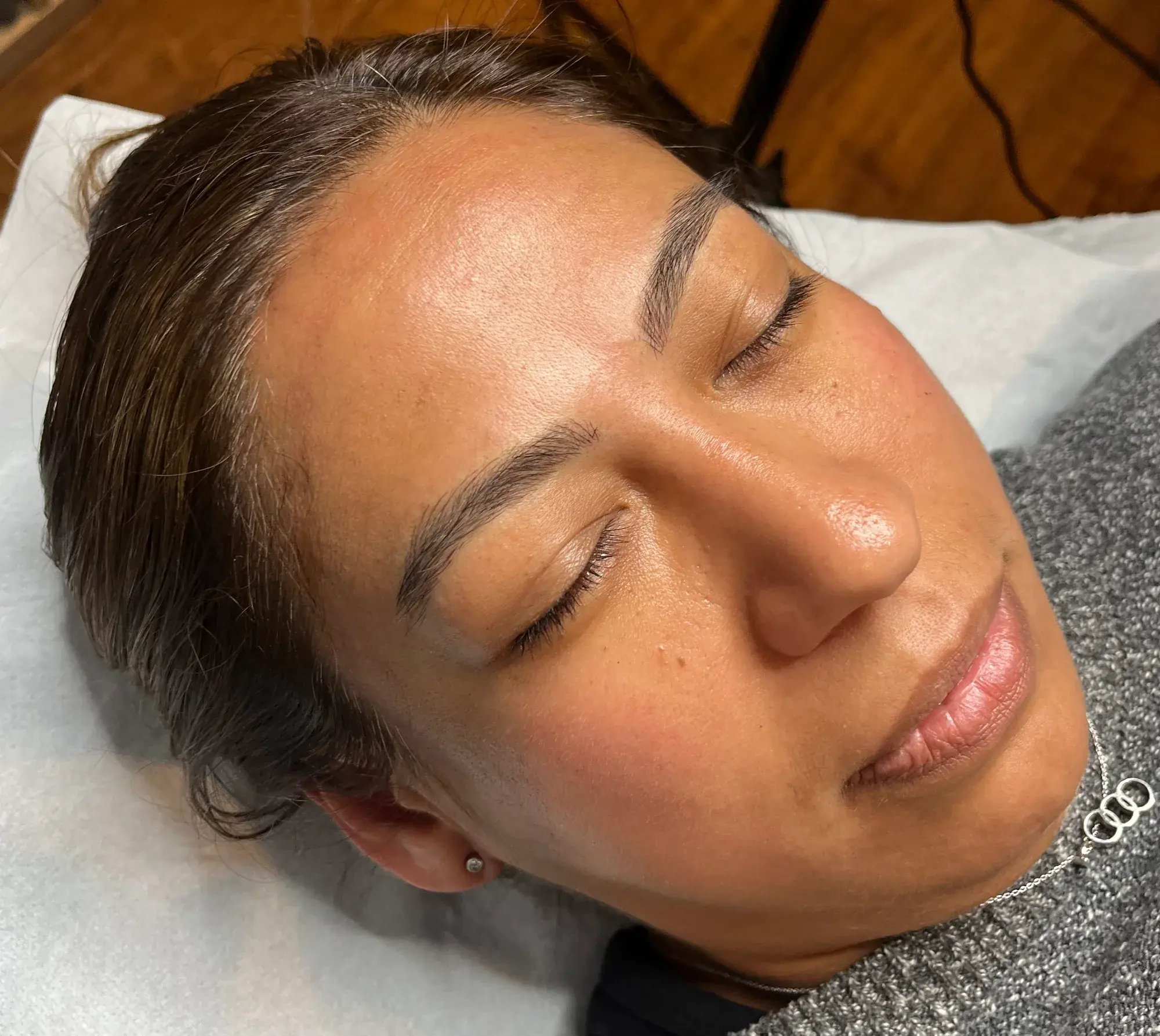 One-to-one microblading training session